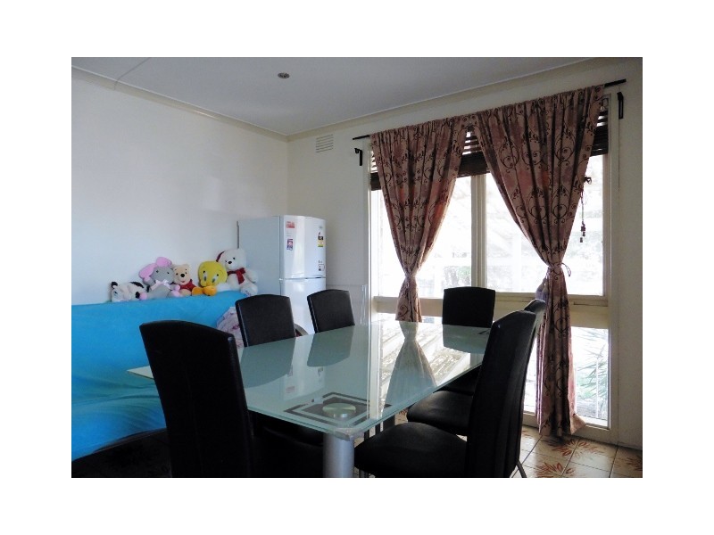 18 The Grange, Hampton Park VIC 3976