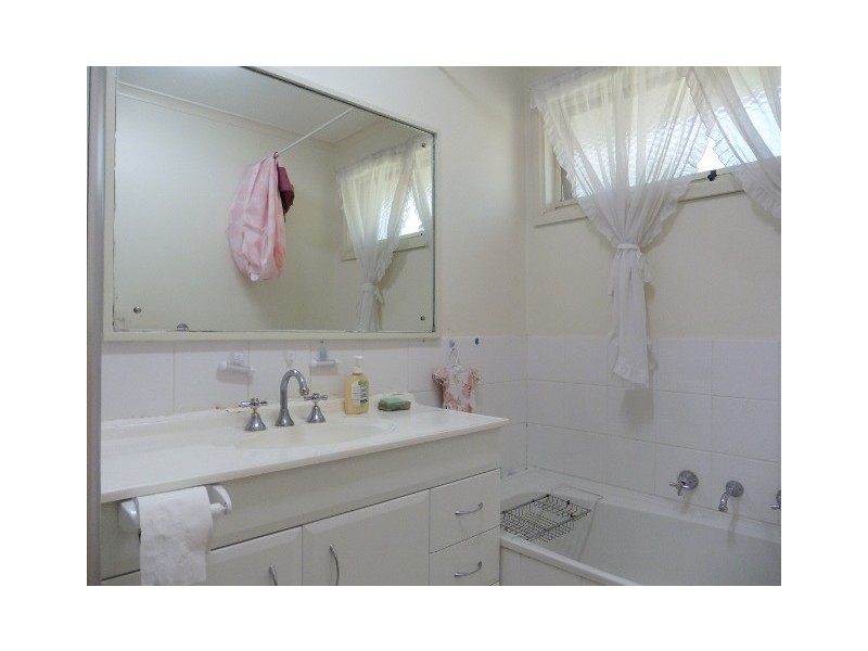 18 The Grange, Hampton Park VIC 3976