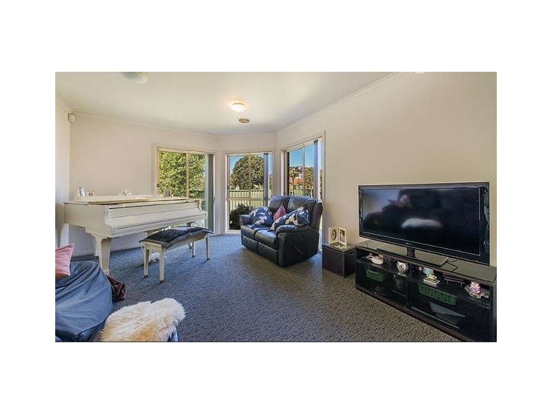 9 Briarcrest Drive, Cranbourne East VIC 3977