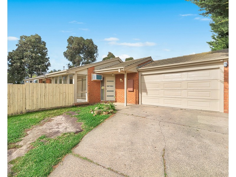 6 Broome Crescent, Cranbourne North VIC 3977