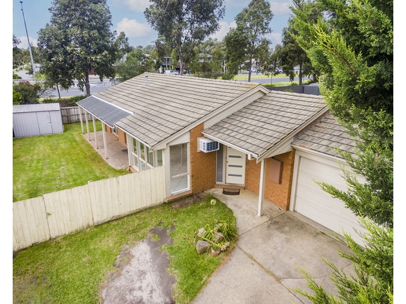 6 Broome Crescent, Cranbourne North VIC 3977