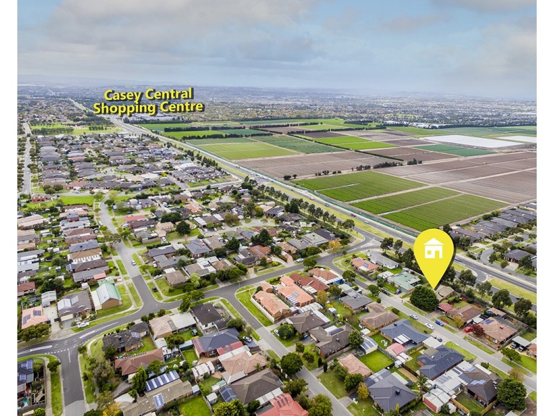 6 Broome Crescent, Cranbourne North VIC 3977