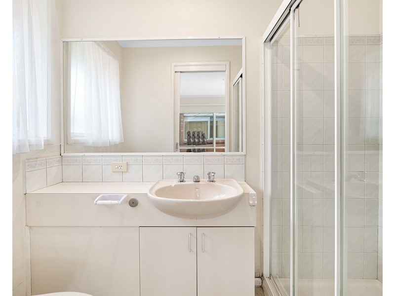 6 Broome Crescent, Cranbourne North VIC 3977