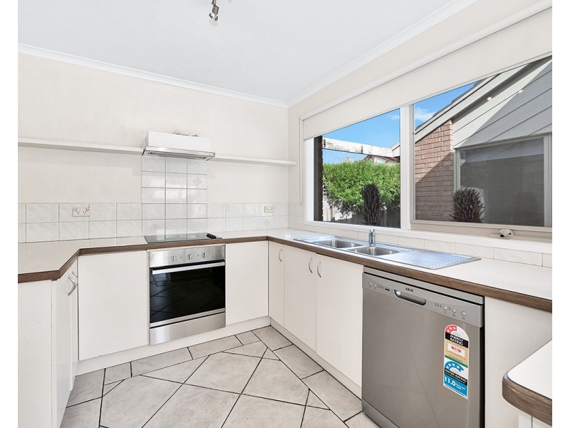 6 Broome Crescent, Cranbourne North VIC 3977