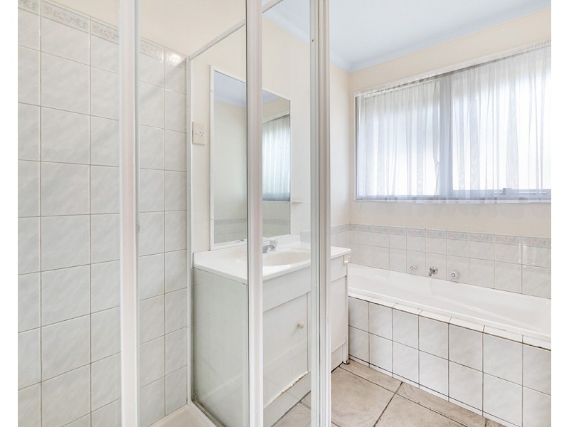 6 Broome Crescent, Cranbourne North VIC 3977