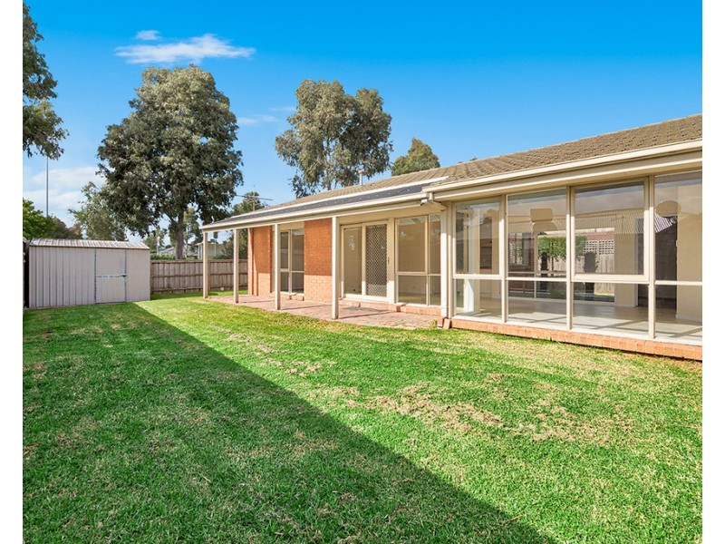 6 Broome Crescent, Cranbourne North VIC 3977