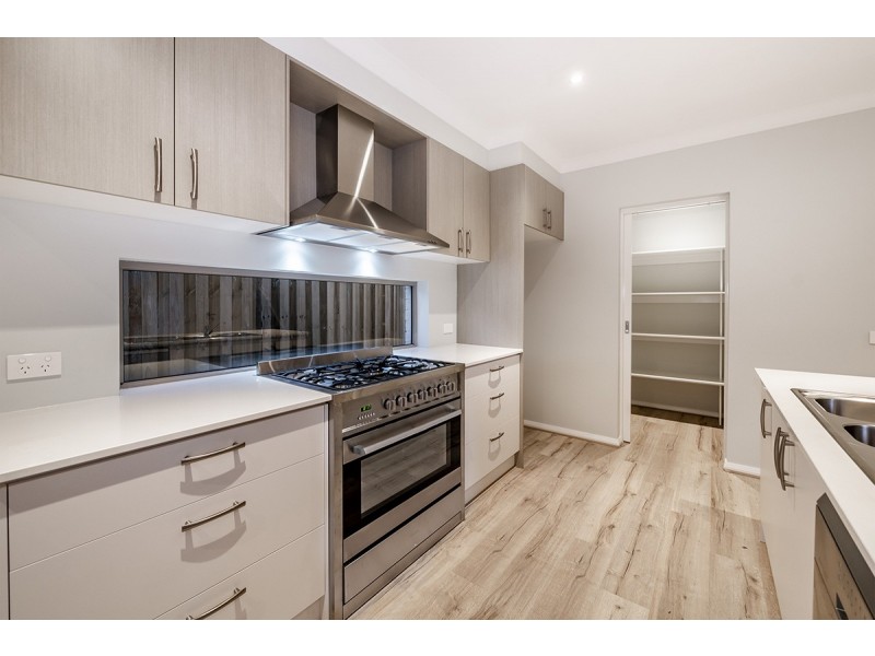 15 Teneriffe Street, Cranbourne North VIC 3977