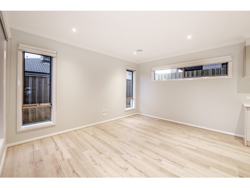 15 Teneriffe Street, Cranbourne North VIC 3977