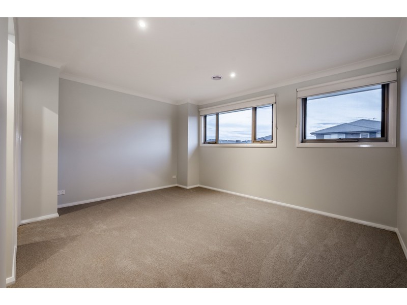 15 Teneriffe Street, Cranbourne North VIC 3977