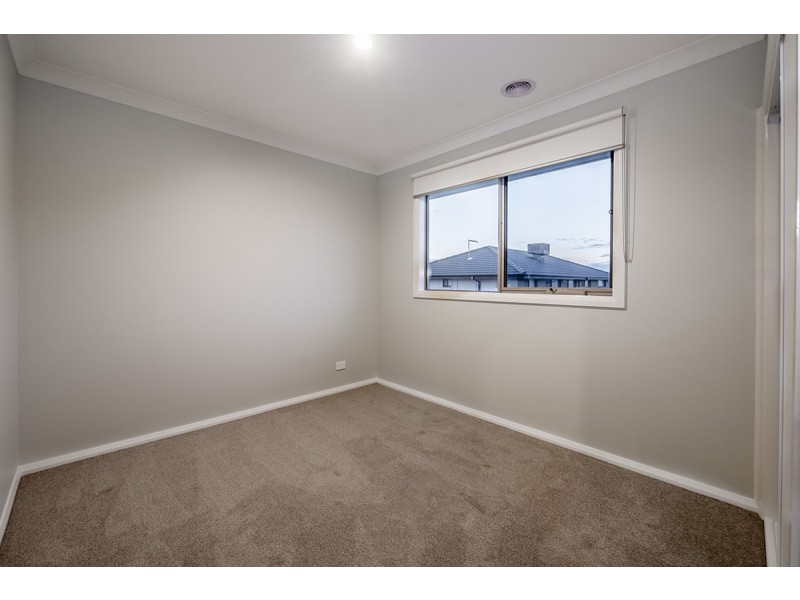 15 Teneriffe Street, Cranbourne North VIC 3977