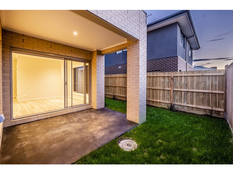 15 Teneriffe Street, Cranbourne North VIC 3977