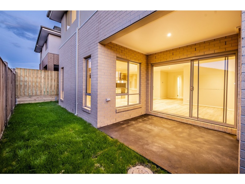 15 Teneriffe Street, Cranbourne North VIC 3977