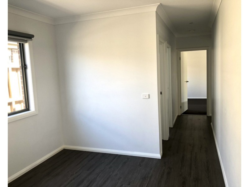 12 Goodison Road, Clyde North VIC 3978