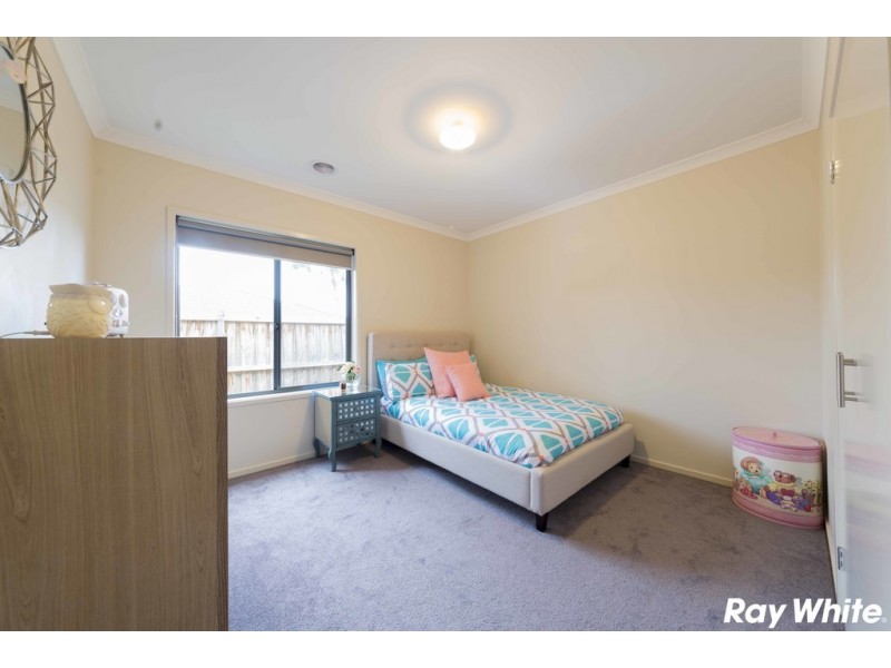 10 Princeton Place, Cranbourne West VIC 3977