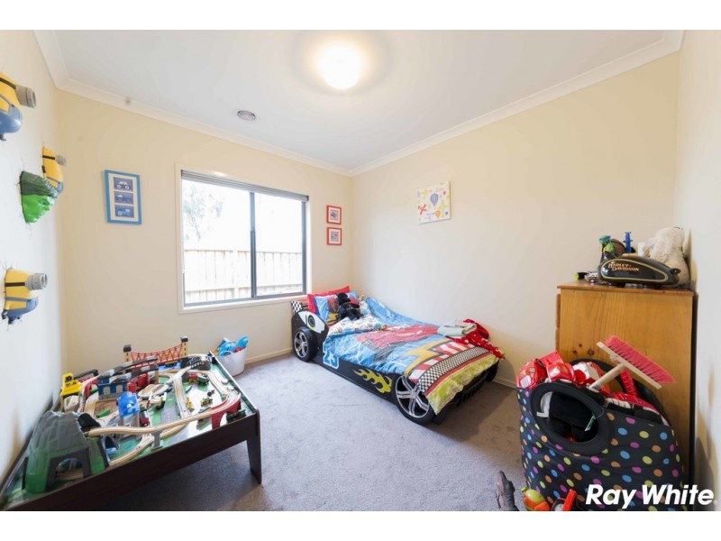 10 Princeton Place, Cranbourne West VIC 3977