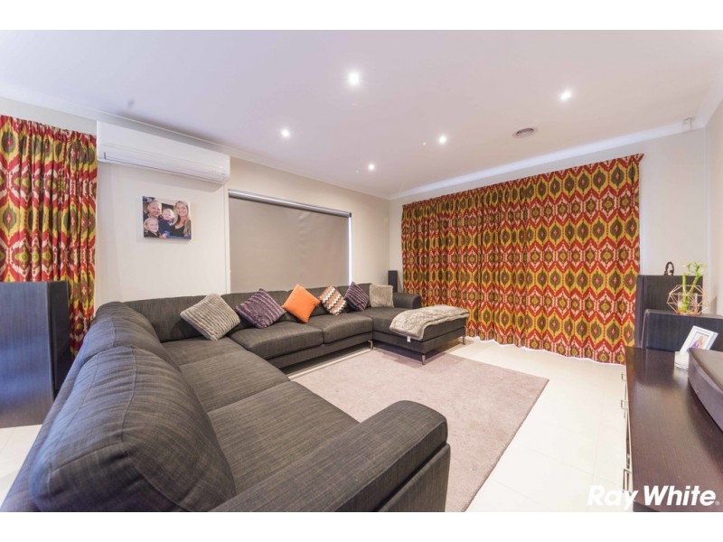 10 Princeton Place, Cranbourne West VIC 3977