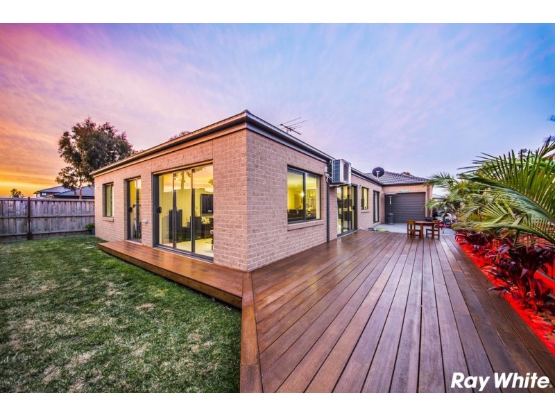 10 Princeton Place, Cranbourne West VIC 3977