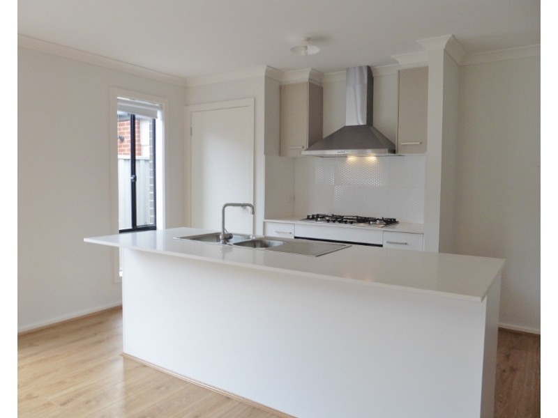 142 Nelson Street, Cranbourne East VIC 3977