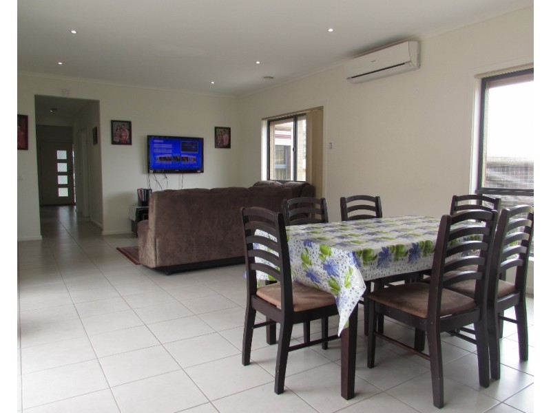 84 Springhill Drive, Cranbourne VIC 3977