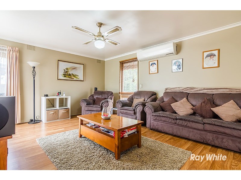 37 Arleon Crescent, Cranbourne VIC 3977