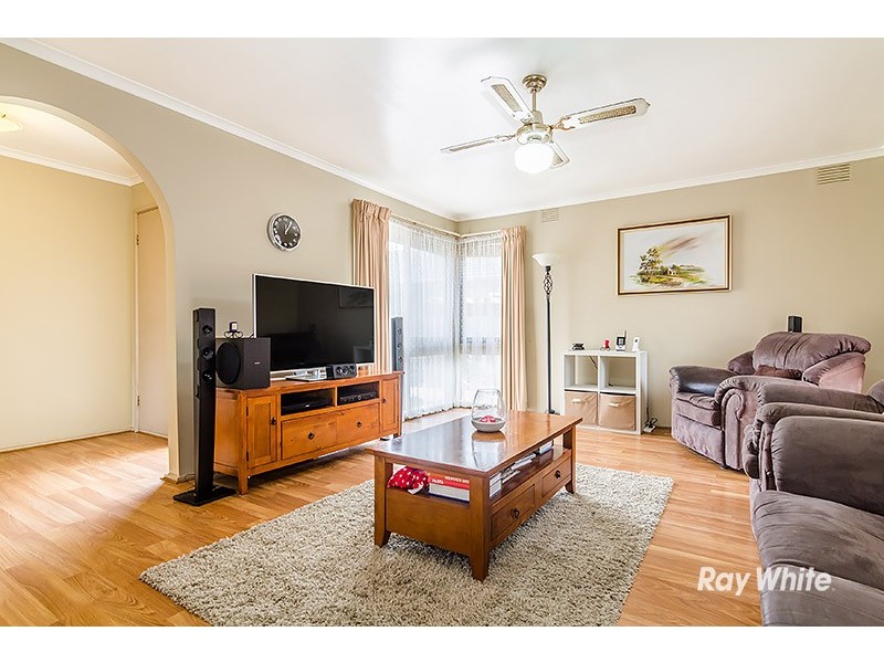 37 Arleon Crescent, Cranbourne VIC 3977