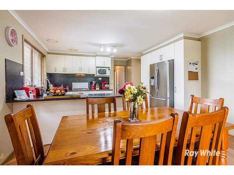 37 Arleon Crescent, Cranbourne VIC 3977