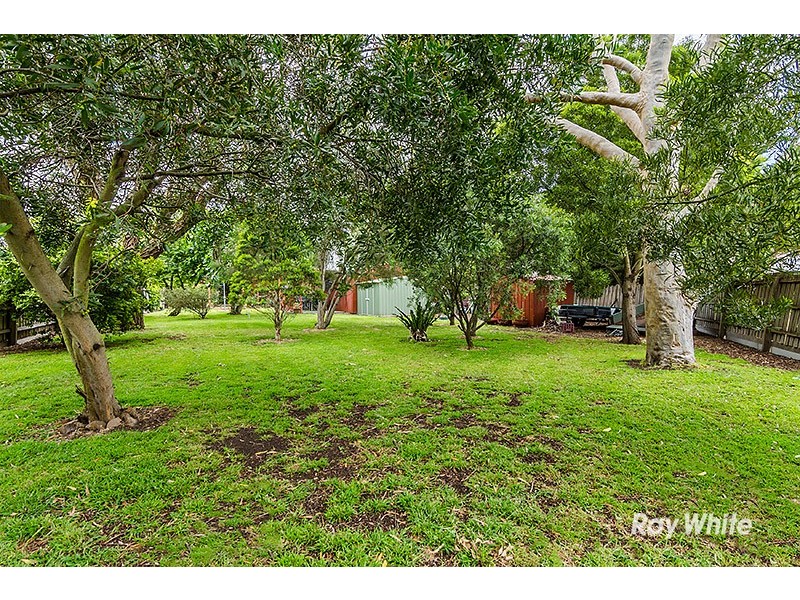 37 Arleon Crescent, Cranbourne VIC 3977