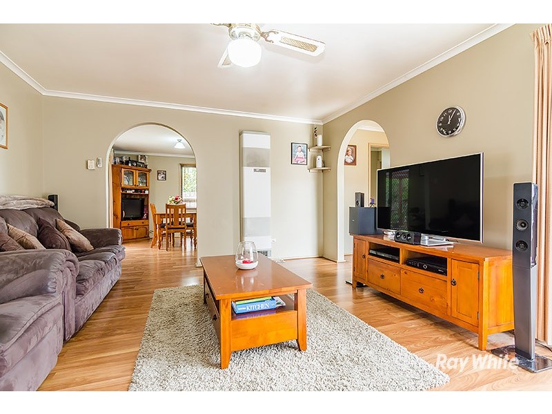 37 Arleon Crescent, Cranbourne VIC 3977
