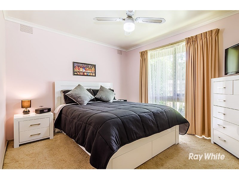 37 Arleon Crescent, Cranbourne VIC 3977