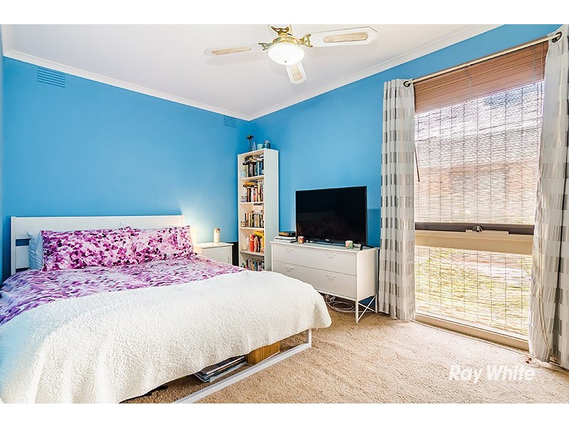 37 Arleon Crescent, Cranbourne VIC 3977