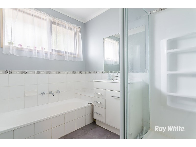 37 Arleon Crescent, Cranbourne VIC 3977