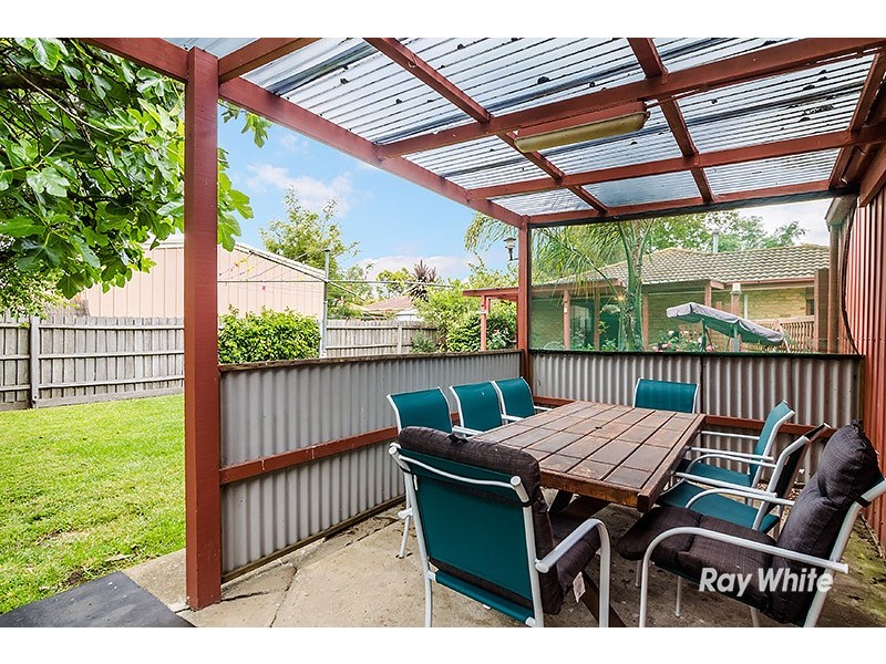 37 Arleon Crescent, Cranbourne VIC 3977