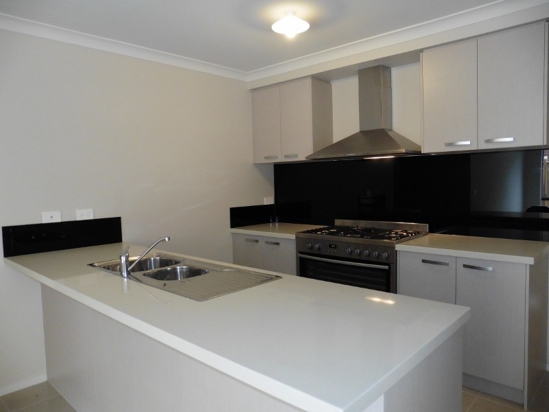 13 Cazaly Way, Cranbourne West VIC 3977