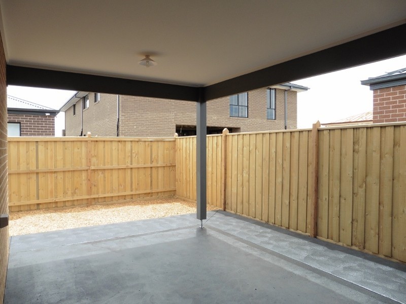 13 Cazaly Way, Cranbourne West VIC 3977