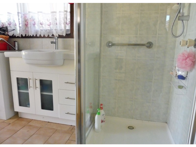 37 Roberts Road, Cranbourne VIC 3977