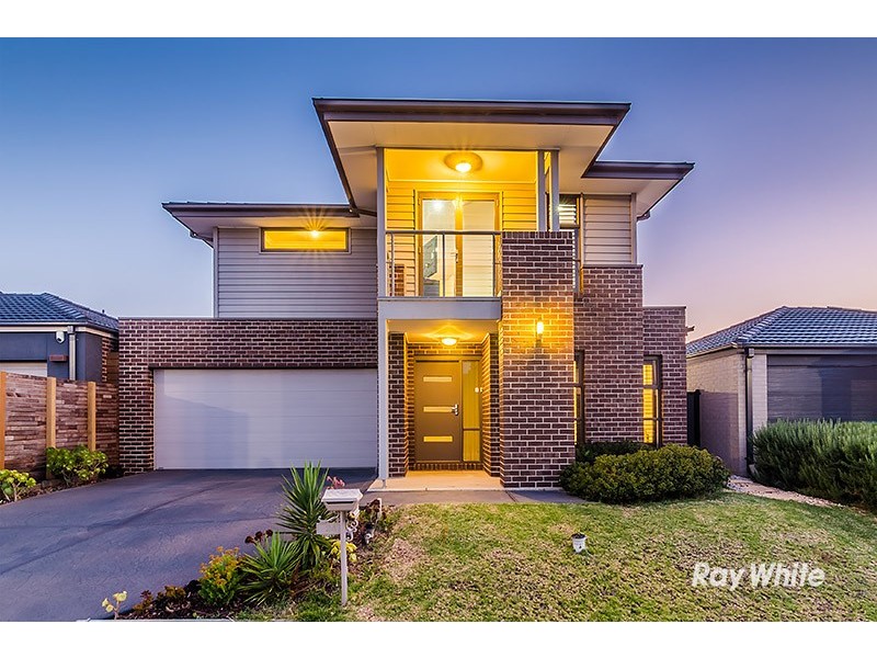 24 Fleuve Rise, Clyde North VIC 3978