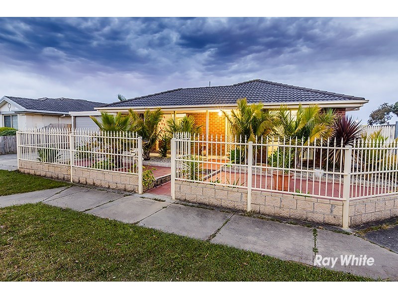 2 Linmac Drive, Hampton Park VIC 3976