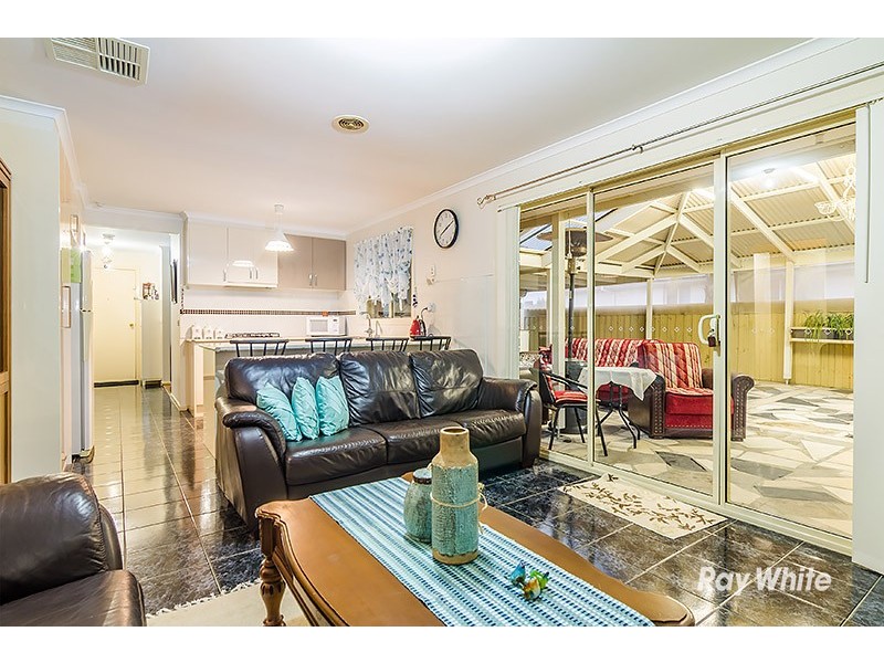 2 Linmac Drive, Hampton Park VIC 3976