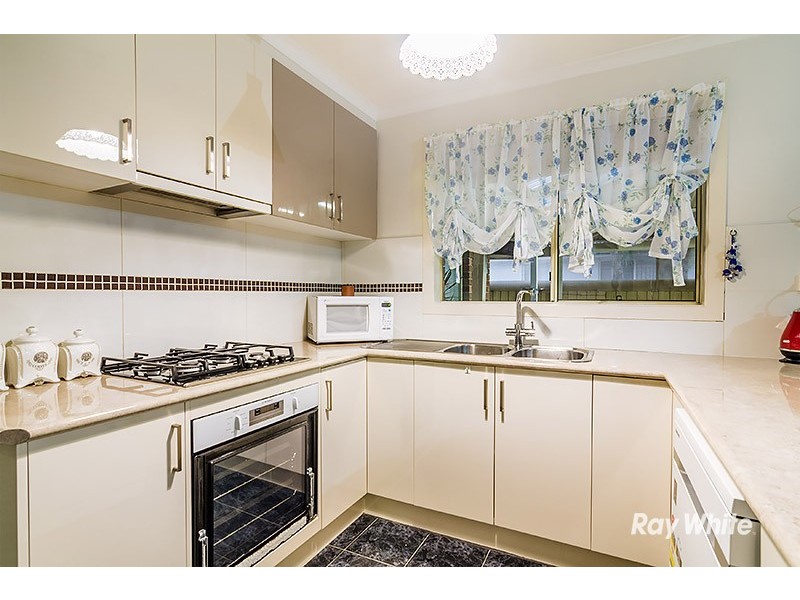 2 Linmac Drive, Hampton Park VIC 3976