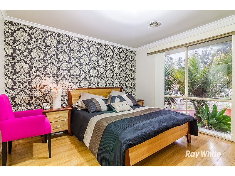 2 Linmac Drive, Hampton Park VIC 3976