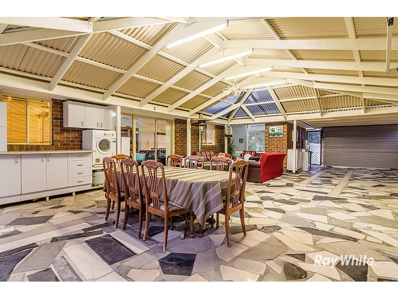 2 Linmac Drive, Hampton Park VIC 3976