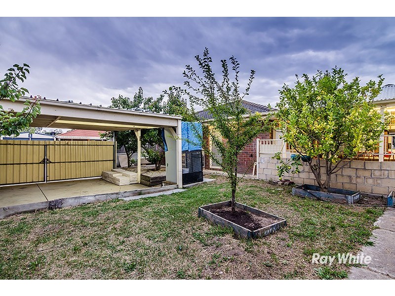 2 Linmac Drive, Hampton Park VIC 3976