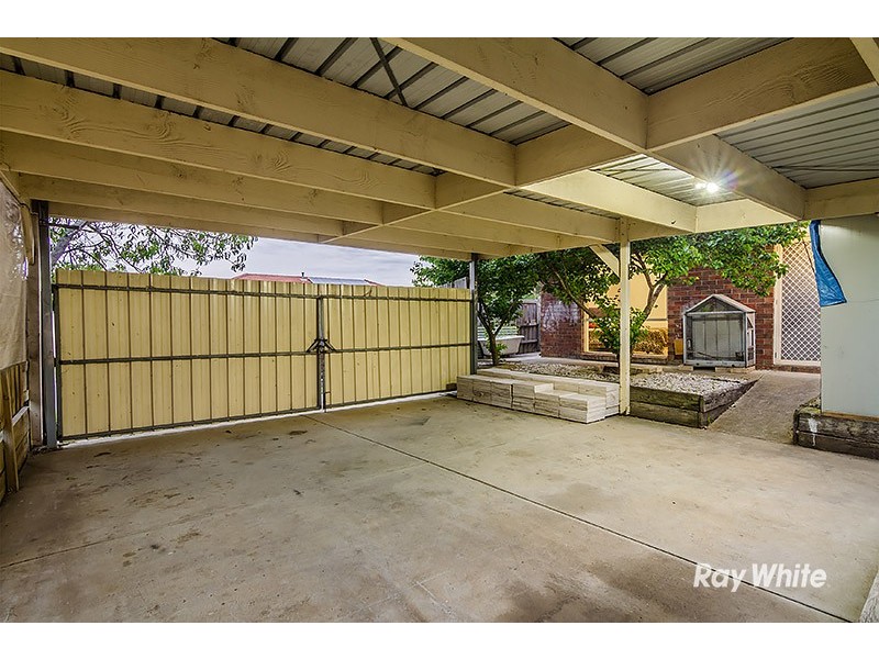 2 Linmac Drive, Hampton Park VIC 3976