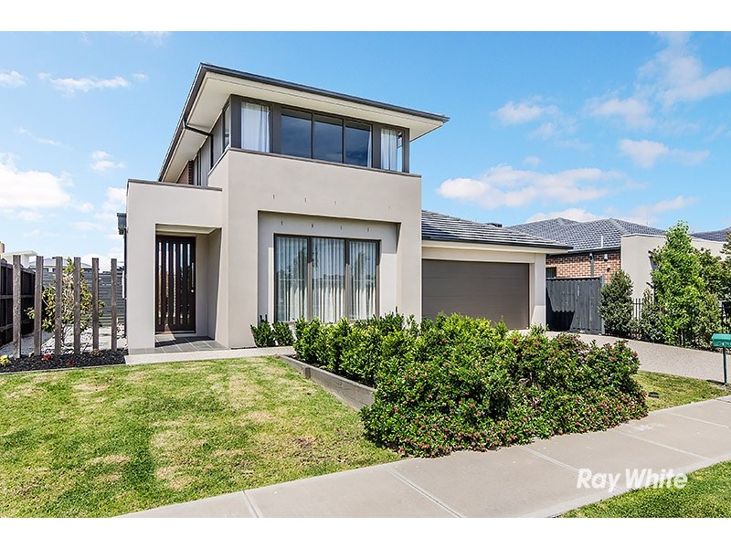 46 Flowerbloom Crescent, Clyde North VIC 3978