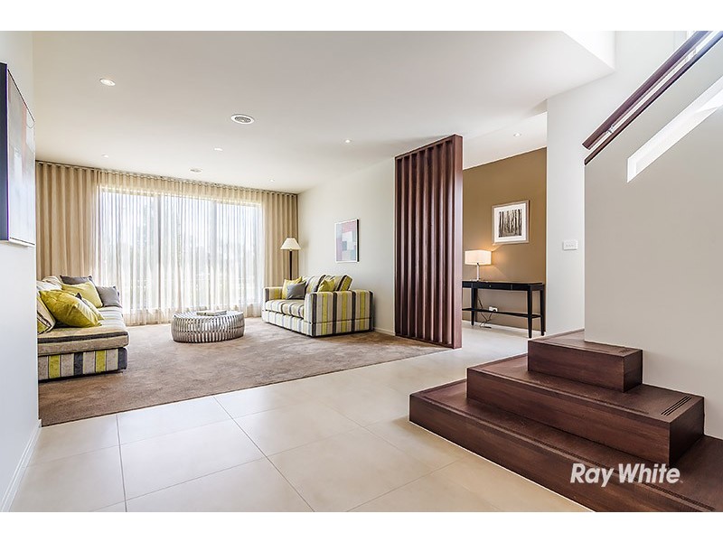 46 Flowerbloom Crescent, Clyde North VIC 3978