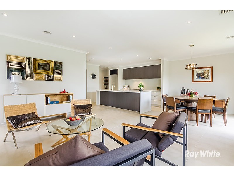 46 Flowerbloom Crescent, Clyde North VIC 3978