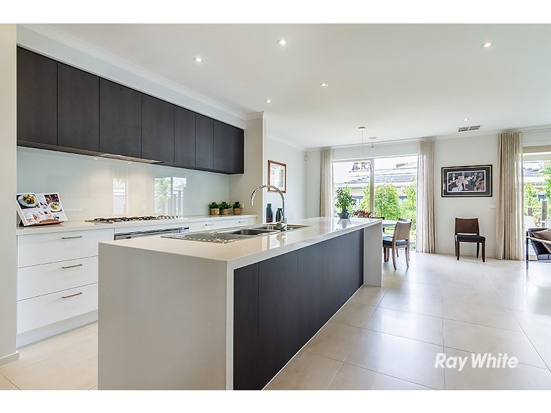 46 Flowerbloom Crescent, Clyde North VIC 3978