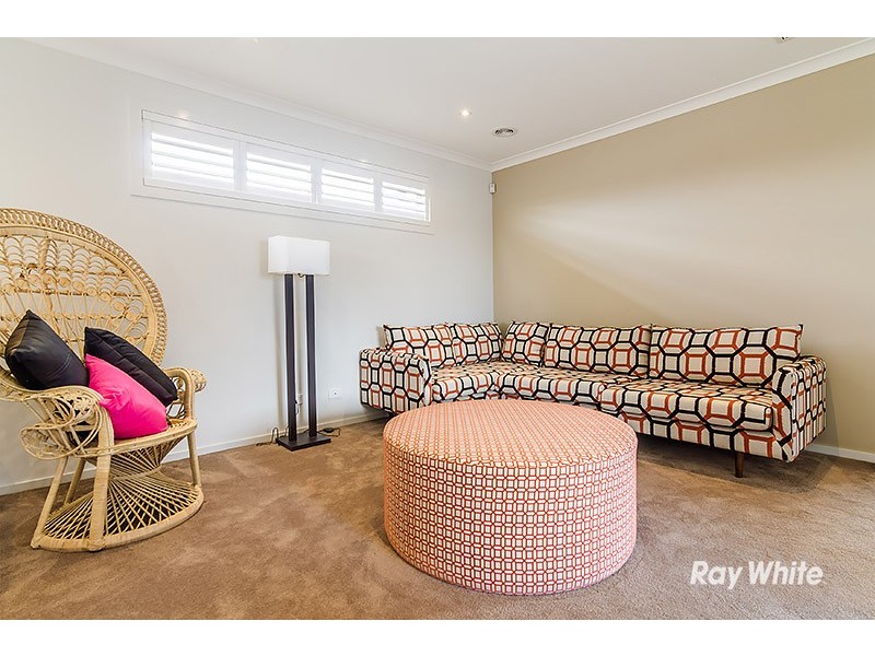 46 Flowerbloom Crescent, Clyde North VIC 3978