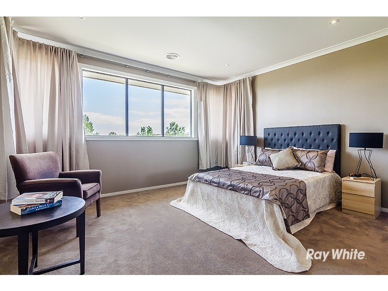 46 Flowerbloom Crescent, Clyde North VIC 3978