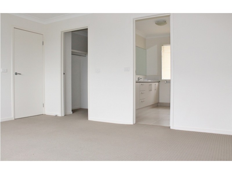 48 Featherbrook Drive, Point Cook VIC 3030